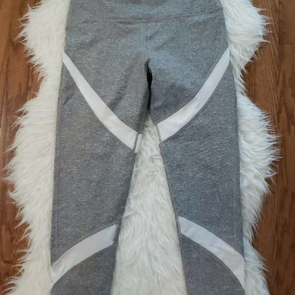 Aerie Gray and white leggings mesh large - Picture 3 of 7